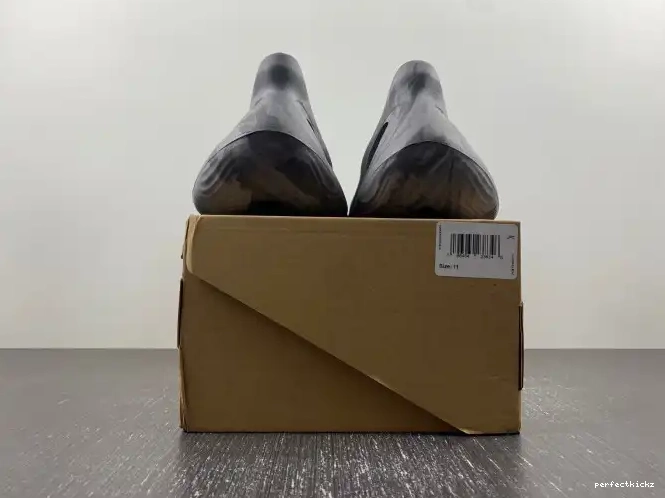 MX Granite IE4931 Yeezy Foam Adidas RNR 0520